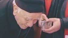 Umre Parasını Depremzelere Bağışlayan Mehmet Amca