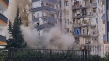 Adana'da Hasarlı Bina Bir Anda Yerle Bir Oldu