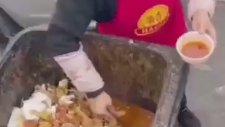 Çin'de Çöpe Döktükleri Yemeği Müşteriye Verdiler