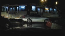 Kırmızı Işığı Umursamayan Sürücü Tramvaya Çarptı