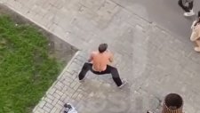 İçince Kung Fu Ustasına Dönüşen Genç