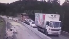 Freni Tutmayan Kamyon Dehşet Saçtı