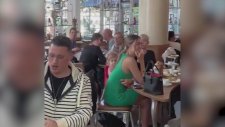 Opera Sanatçısından Restoranda Sürpriz Performans