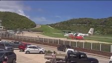 Uçak Helikoptere Çarptı