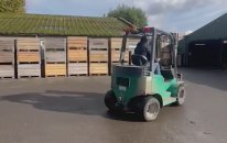 Forklift ile Kedi Kurtarma Operasyonu