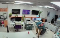 İşyerinde Ofis Sandalyesinden Düşen Personel