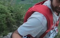 Yamaçtan Atlarken Telefondan Olan Paraşütçü