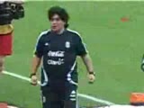 İşte Maradonanın İlginç Gol Sevinci