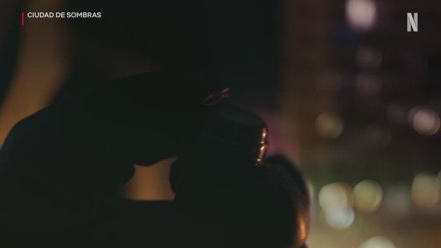 Ciudad de sombras (2025) Fragman