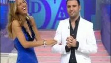 Çağla Şikel'e Gülme Krizi Gelirse..