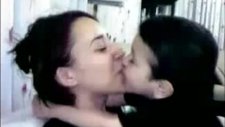 bak sen şu sapık veletin yaptığına:)))