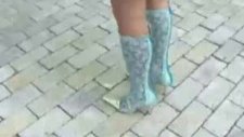 Parkta Soyunan Sexy Kız