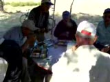 Caminin Yanında Verilen Yemek Daveti