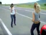 Kızlar Otobanda Coşku =)