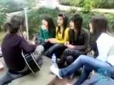 Sonunda Yalnız Kaldım Kızlardan Amatör Yorum