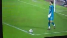 taraftarlarda sahaya inip gol atarsa