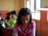 Küçük Kız Deyip Geçme Sesini Dinle Önce