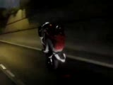 Tek Teker Giden Çılgın Motorcu