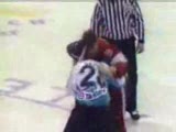 hockey`de İnanılmaz dövüş
