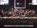 Cem Yılmaz Filarmoniyi Yönetti