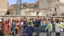 Kaymakli İlkogretim Okulu Nevruz Bayrami