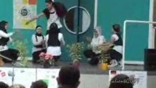 Türbanlı Kızlardan Kolbastı