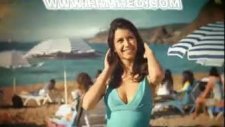Beren Saat Patos Rolls Reklamı Bikini Şov