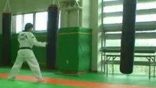 hedefi şaşıran karateci