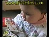Kitap Okuyan Çocuk