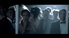 Miley Cyrus - Can't Be Tamed Sözleri Ve Klibi
