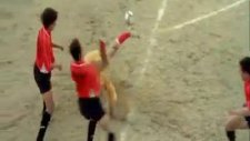 kungfu futbol takımı-izleyin kopacaksınız