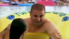 şafak sezer kız tavlıyor