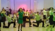 Düğün Davetlilerin Hepsi Dansçı Çıkarsa
