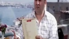 çin lokantasında ilk kez yemek yiyen çift.