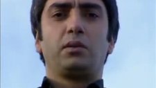 Bir Fırtına Tuttu Bizi