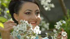 Müzik Severler Bütün Dünya Senin Olsun Dinle