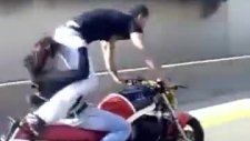 motor tutkunu gençler