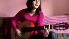 Gitarcı Kız - Giderken Ardına Bakma.!