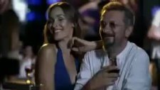 romantik komedi-gürgen öz bar sahnesi