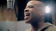 David Guetta _chris Willis_ft. Fergie_lmfao - Gettin Over You