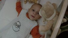 Deniz Bebek İn His Tiny Room