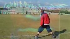 yan hakem maçı unuttu göbek atıyo