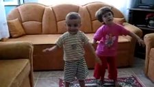 Oyun Oynayan Çocuklar Çocuk Ve Dans