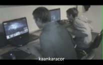 Kaybedince Klavyeyi Arkadaşının Suratına Geçirdi