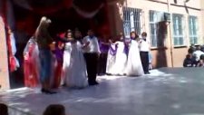 23 Nisan Şenliğinde 5 E Nin Vals Dansı Cemil Akyüz İlköğretim Okulu