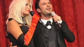 Ajda Pekkan - Tarkan Düeti - Yakar Geçerim Ajda Pekkan - Tarkan Düeti - Yakar Geçerim