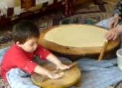Hamur Açan Hünerli Kız