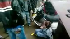 çinlilerin uygur çocuğa sokakta zulmü
