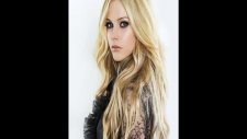 Avril Lavigne Kiss Me