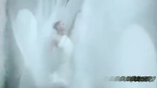 Gülben Ergen Yarı Çıplak Orjinal Video Klip 2011